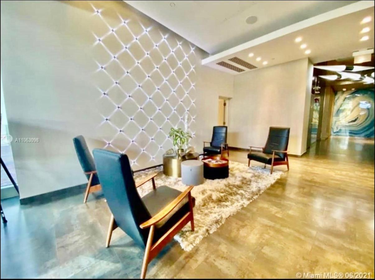Spacious 2Bd 2Bth At Midblock Miami Eksteriør billede
