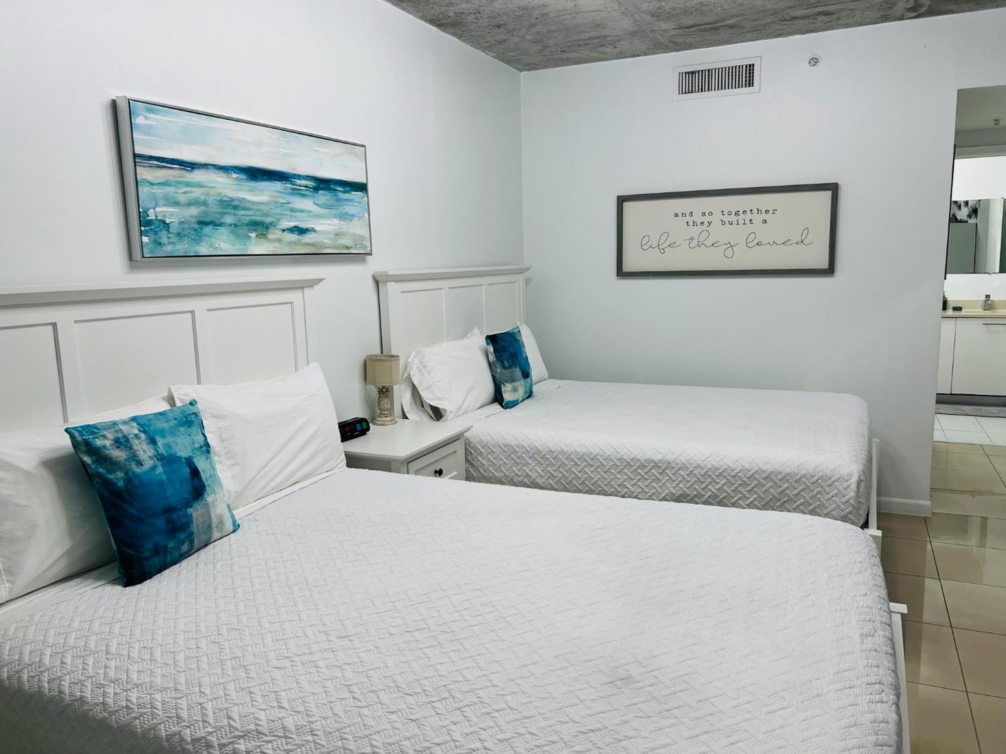 Spacious 2Bd 2Bth At Midblock Miami Eksteriør billede